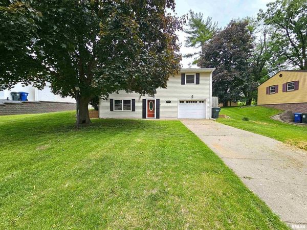 4325 N LINCOLN Avenue, Davenport, IA 52806