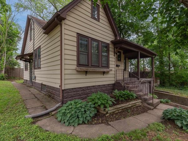 815 ESPLANADE Avenue, Davenport, IA 52803