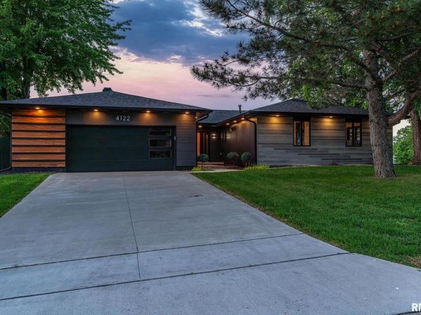 4122 W RUSHOLME Street, Davenport, IA 52804