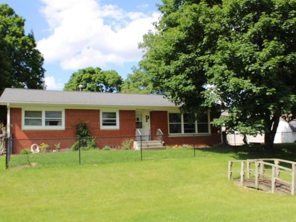 3824 15TH Street, Moline, IL 61265