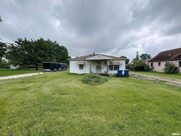1223 13TH Street, Silvis, IL 00000
