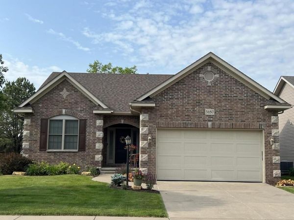 3157 MERIDITH Way, Bettendorf, IA 52722