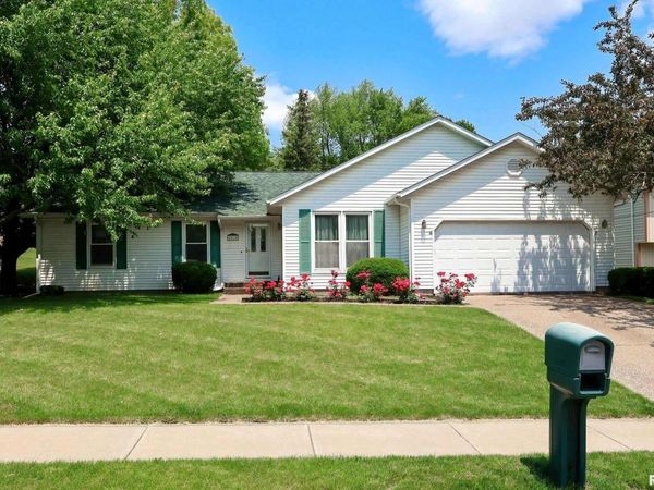 2814 E 39TH Street, Davenport, IA 52807