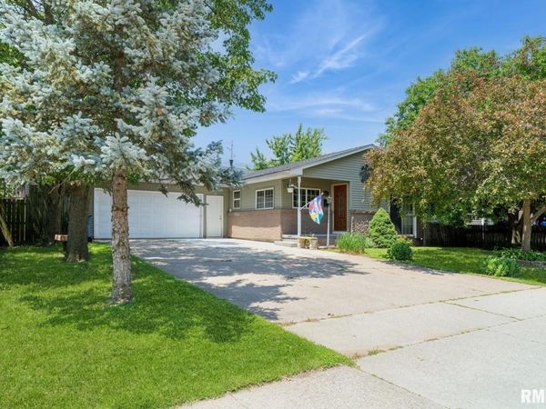 1445 LAWRENCE Avenue, Camanche, IA 52730