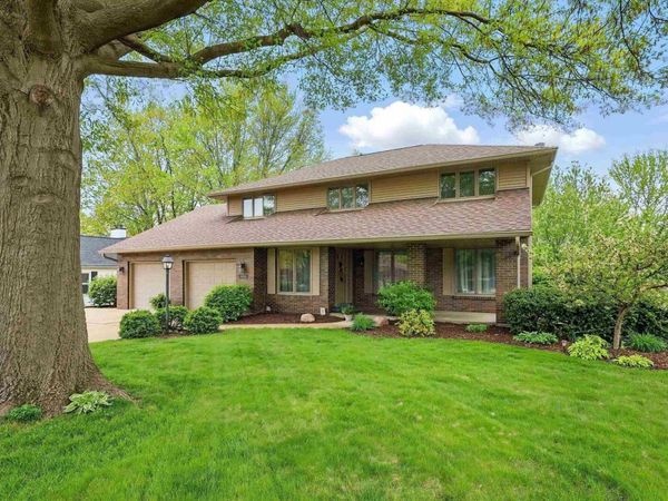 4444 SPRING Street, Davenport, IA 52807