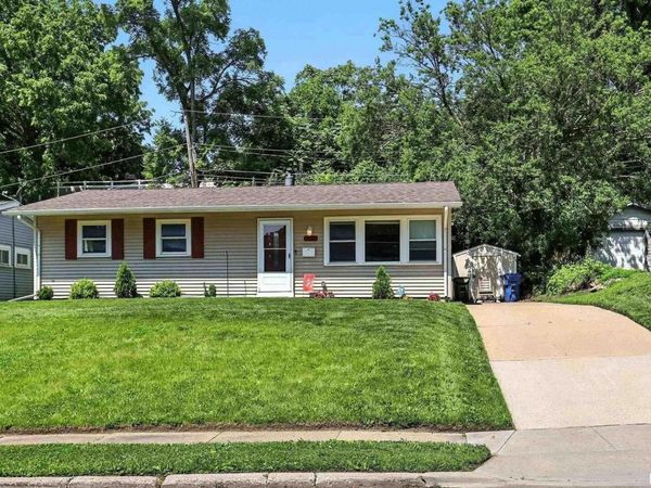 1530 SPRING Street, Davenport, IA 52803