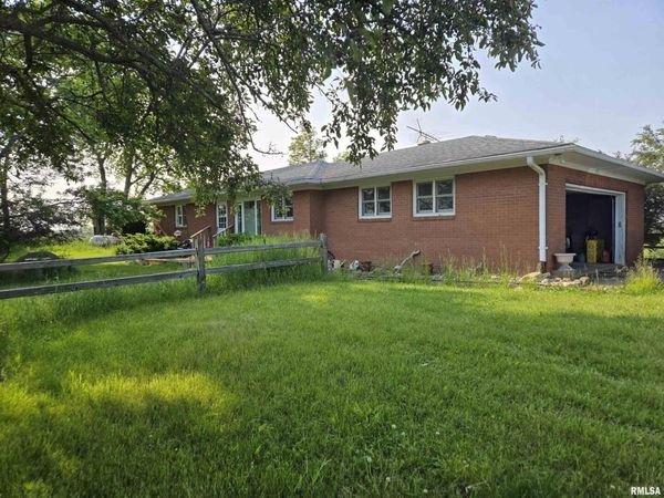 1605 N 1100th Avenue, Lynn Center, IL 61262