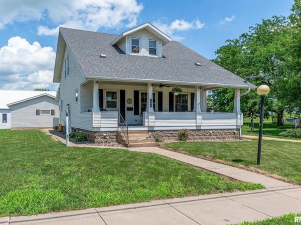 404 MARKET Street, Delmar, IA 52037