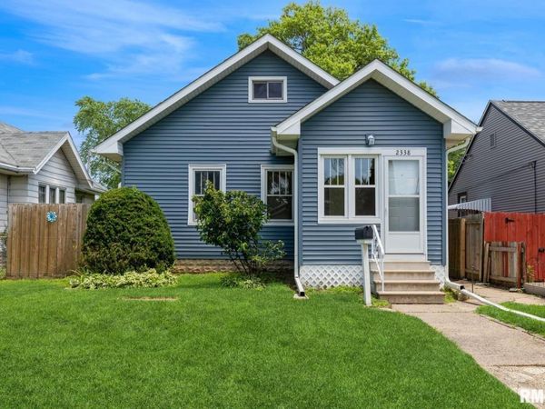 2338 31ST Street, Moline, IL 61265