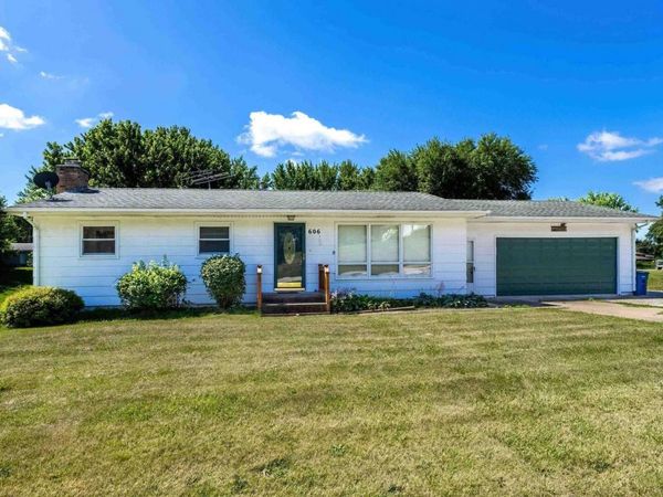 606 W EDGINGTON Street, Reynolds, IL 61279