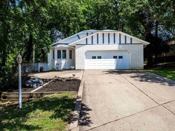 885 47TH Avenue, East Moline, IL 61244
