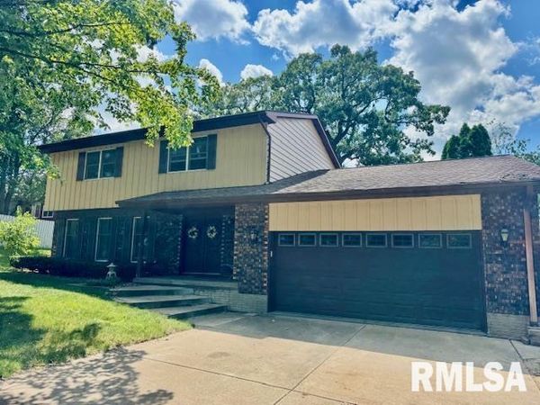 1008 WOODLAND Drive, Clinton, IA 52732