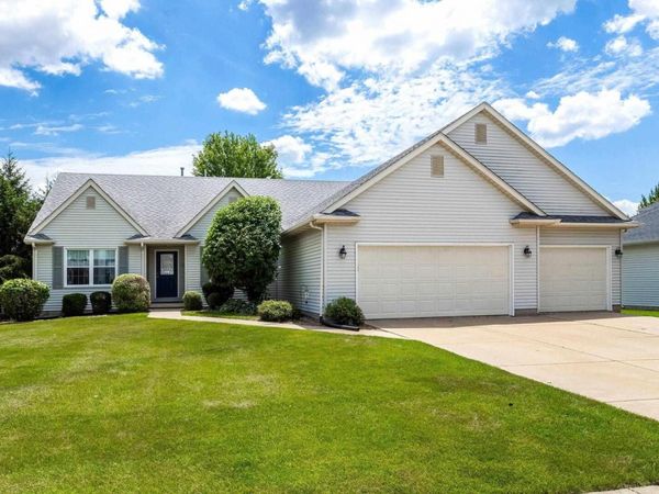 4649 E 49TH Court, Davenport, IA 52807
