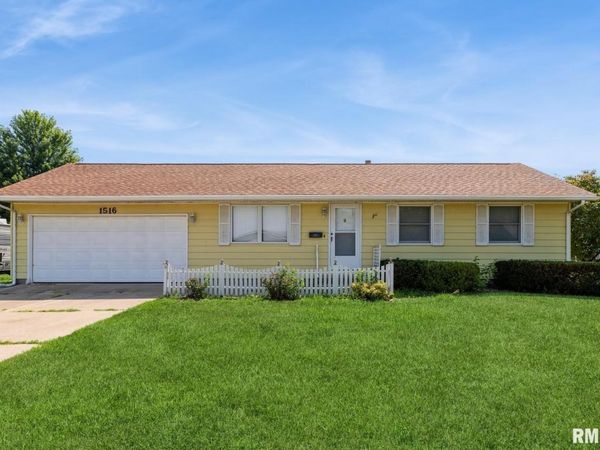 1516 7TH Avenue, Camanche, IA 52730