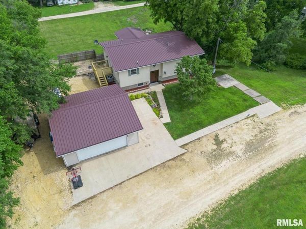 335 Sand, Toronto, IA 52777
