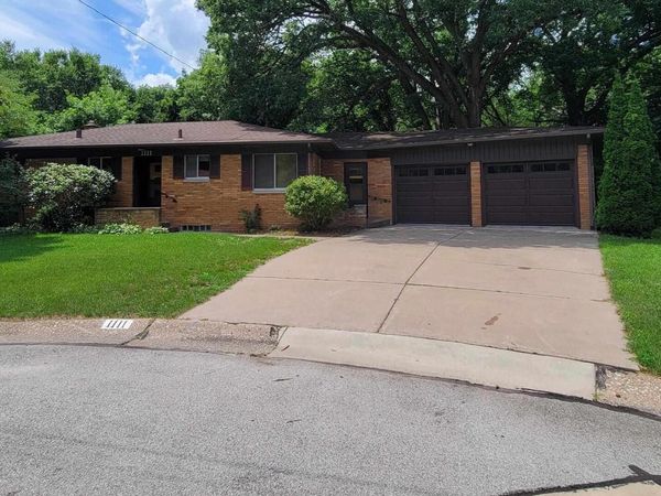 1111 52ND Street Court, Moline, IL 61265