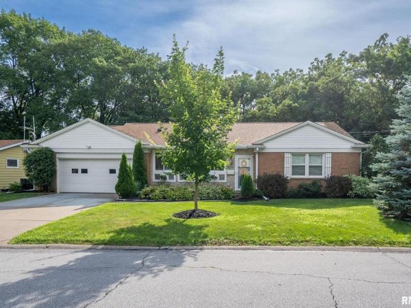 1723 MONTEREY Court, Bettendorf, IA 52722