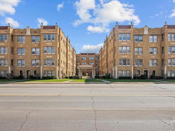 1626 18TH Avenue, Unit 18, Rock Island, IL 61201