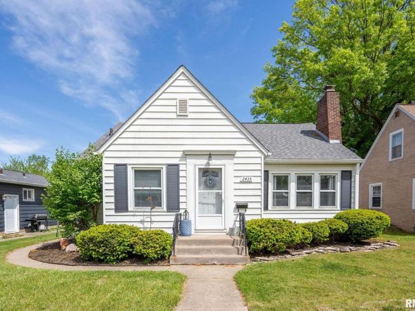 2435 23RD Avenue, Unit B, Moline, IL 61265