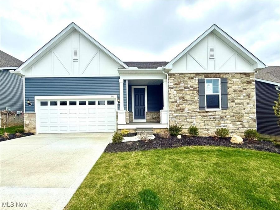 3943 Crest View Drive, Green, OH 44685 Photo 1