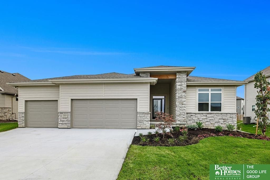 19836 Adams Street , Omaha, NE 68135