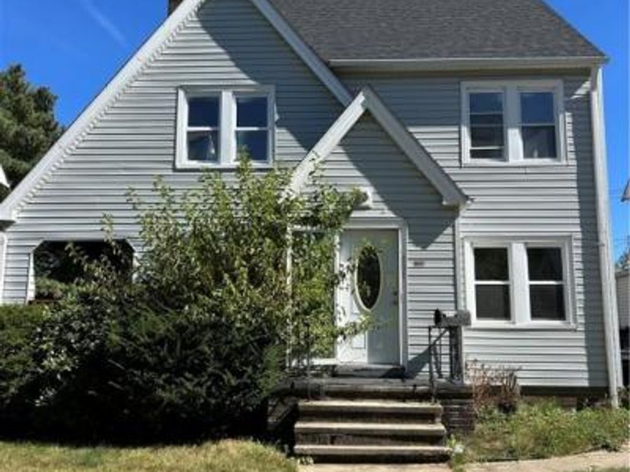 231 E 210th Street, Euclid, OH 44123 Photo 1