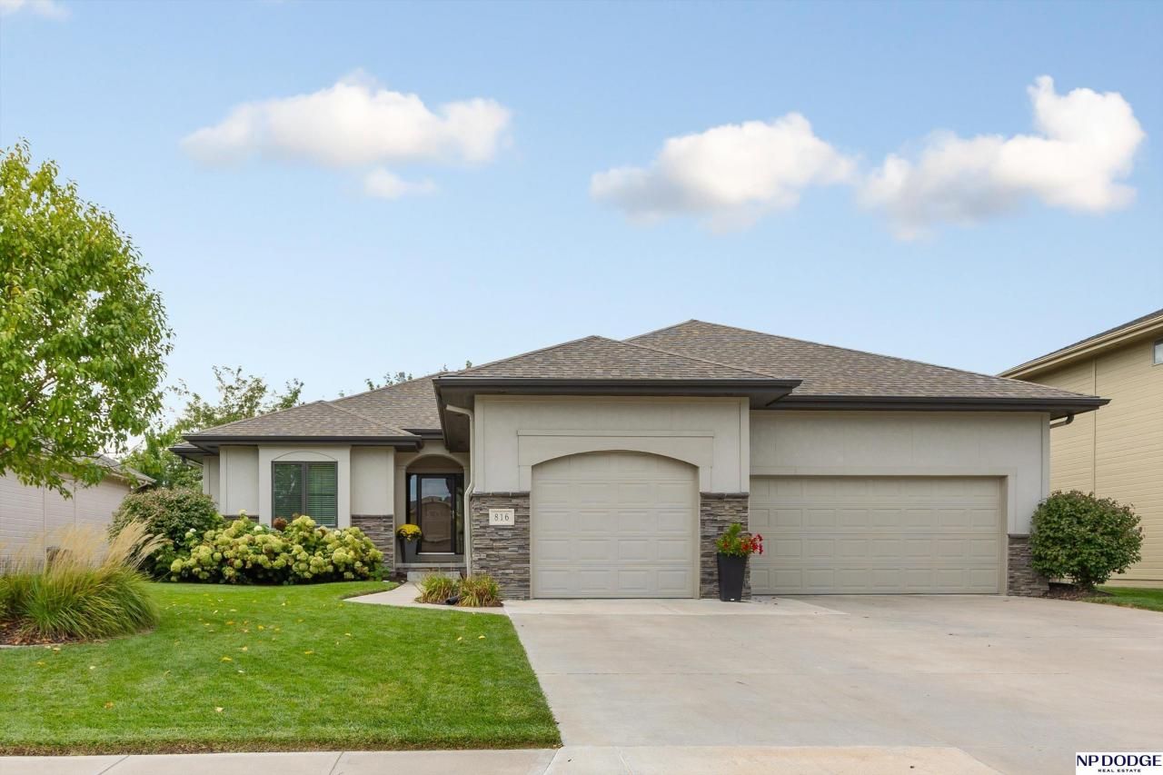 816 S 191 Avenue , Elkhorn, NE 68022