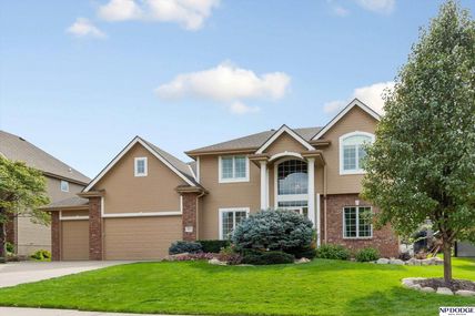 18313 Ontario Street , Omaha, NE 68130