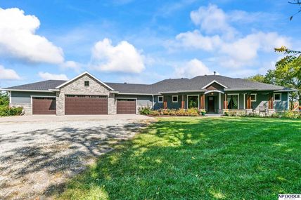 16421 S 36th Street , Bellevue, NE 68123