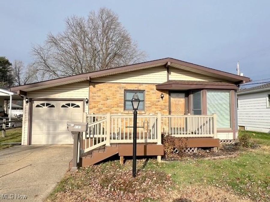 1041 Grant Avenue NW, New Philadelphia, OH 44663 Photo 1