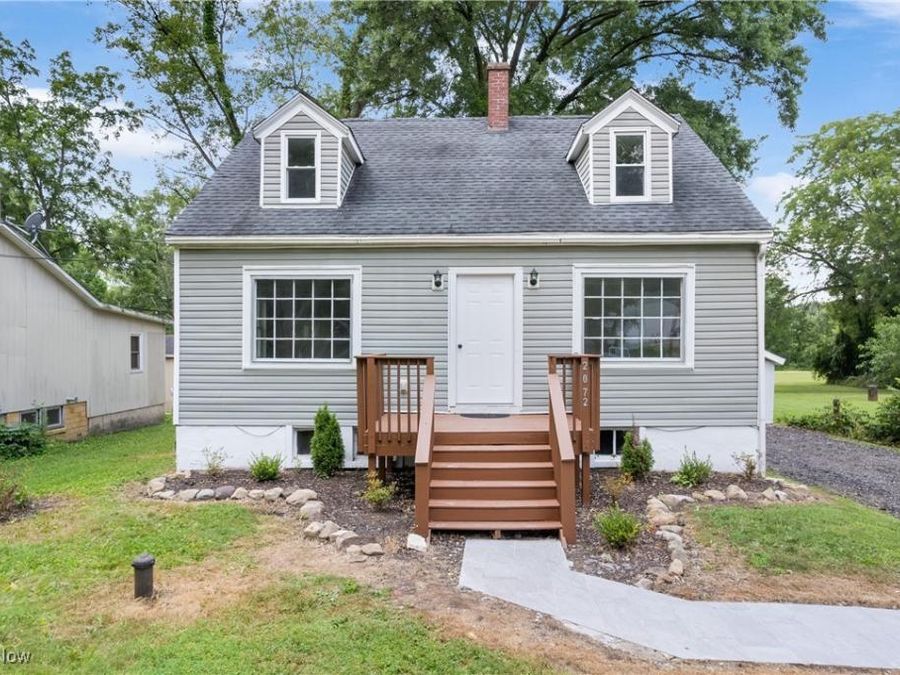 2072 Warren Avenue, Norton, OH 44320 Photo 1