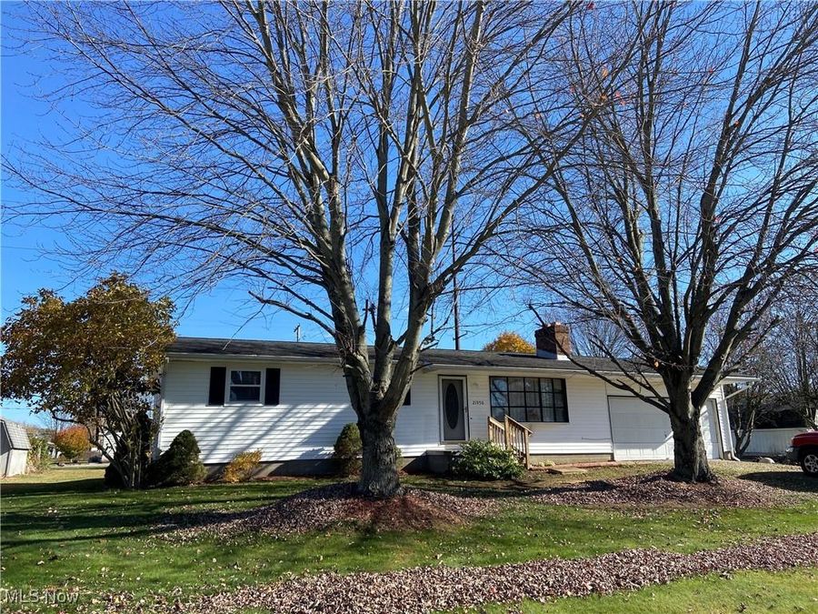 21950 Sunset Drive, Newcomerstown, OH 43832 Photo 1