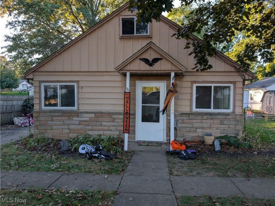 200 Stull Avenue, Akron, OH 44312 Photo 1