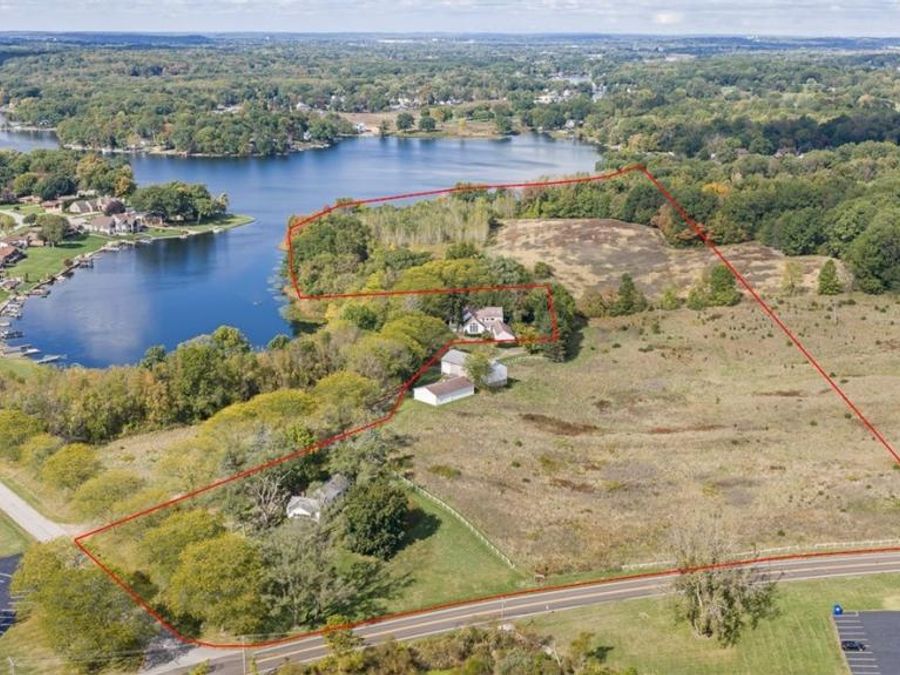 4674 S Main Street, Green, OH 44319 Photo 1