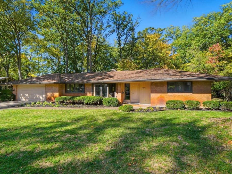 2300 Hoxton Court , Upper Arlington, OH 43220 Photo 1