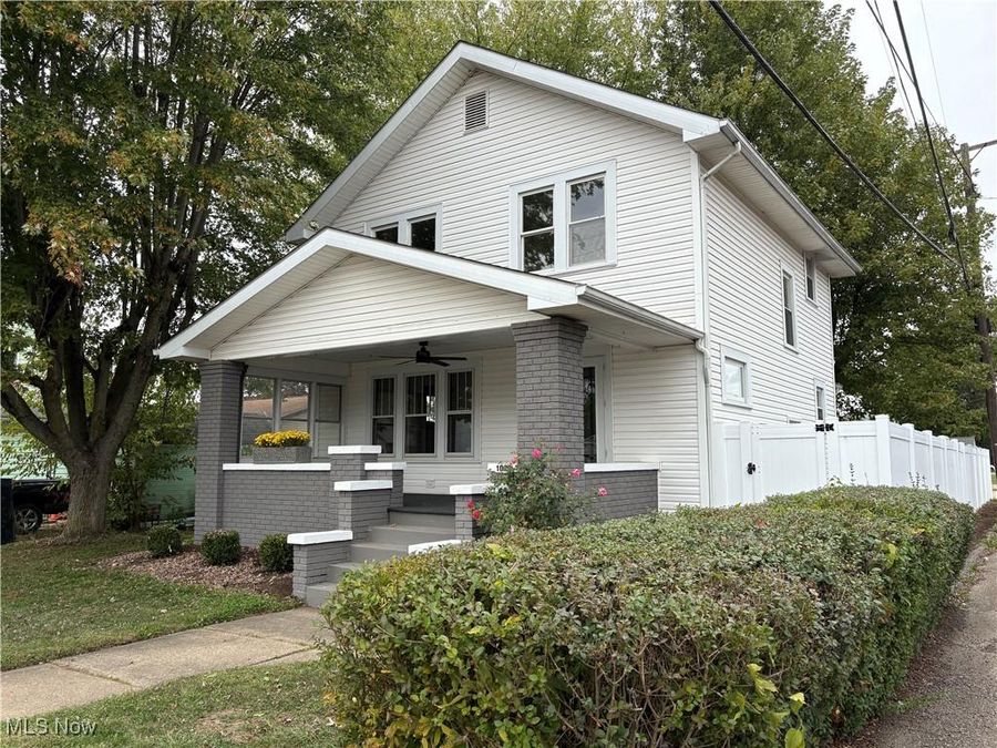 1033 College Avenue NW, New Philadelphia, OH 44663 Photo 1