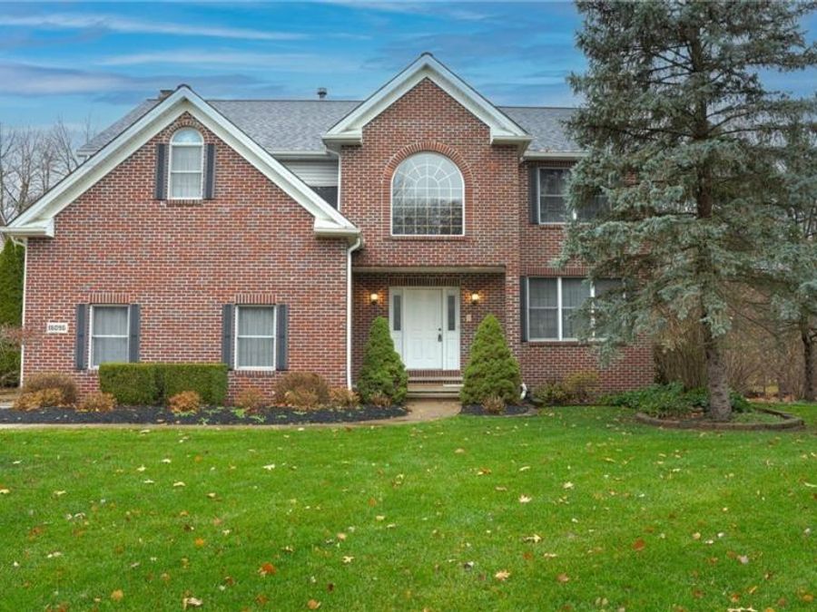 16096 Heatherwood Court, Strongsville, OH 44149 Photo 1