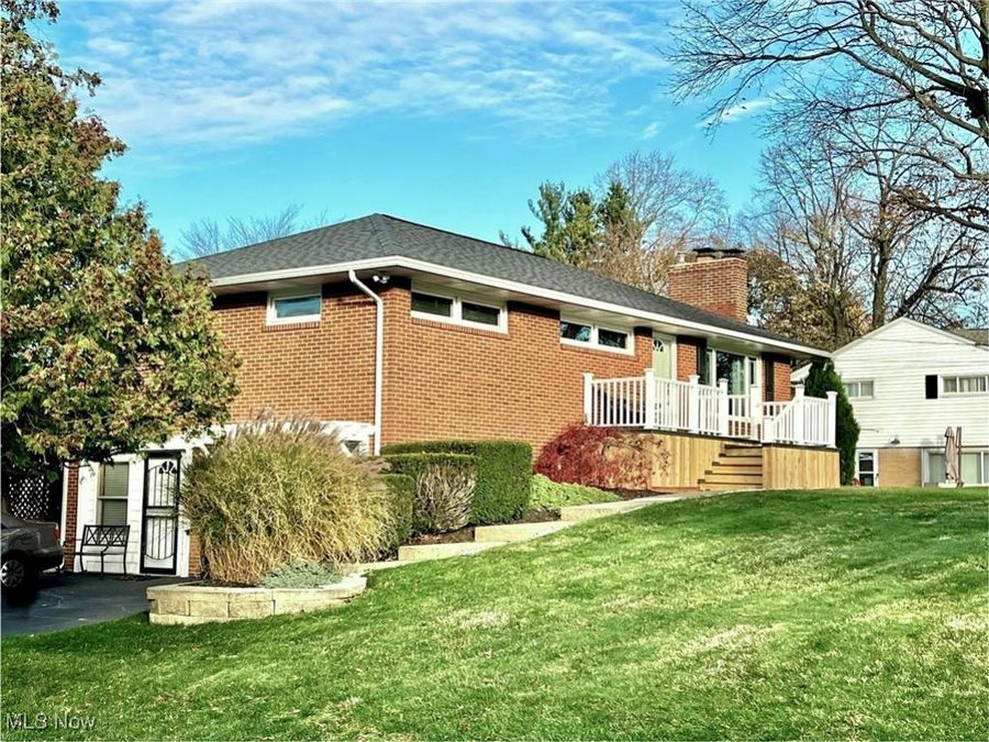 1365 Salway Avenue SW, North Canton, OH 44720 Photo 1