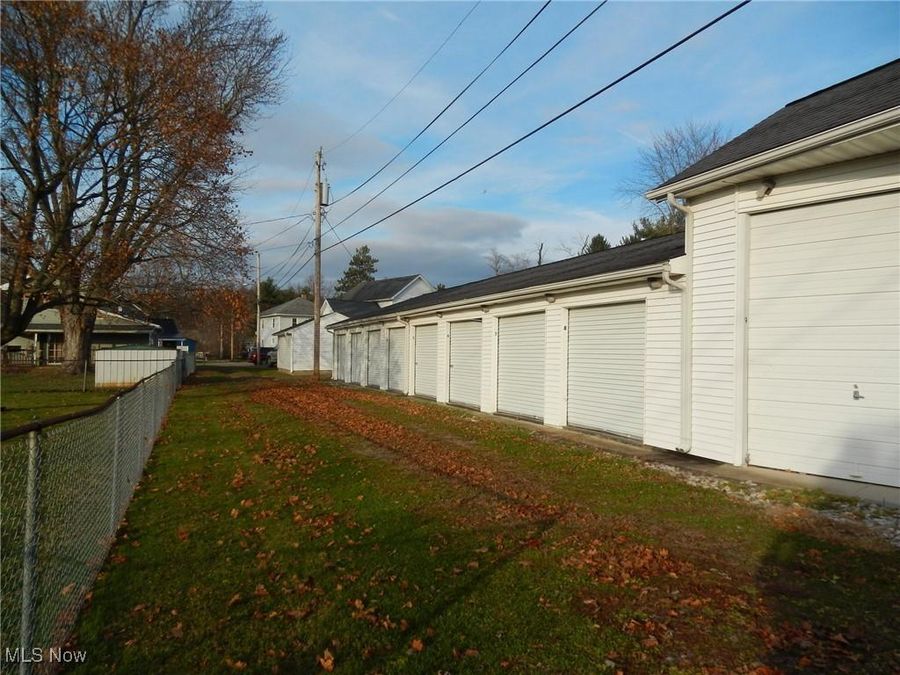 (REAR) 429 (REAR) Pearl Street, Newcomerstown, OH 43832 Photo 1