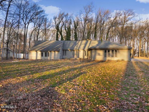 20 Cambridge Drive , Colonia, NJ 07067