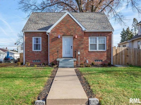 1725 WILKES Avenue, Davenport, IA 52804