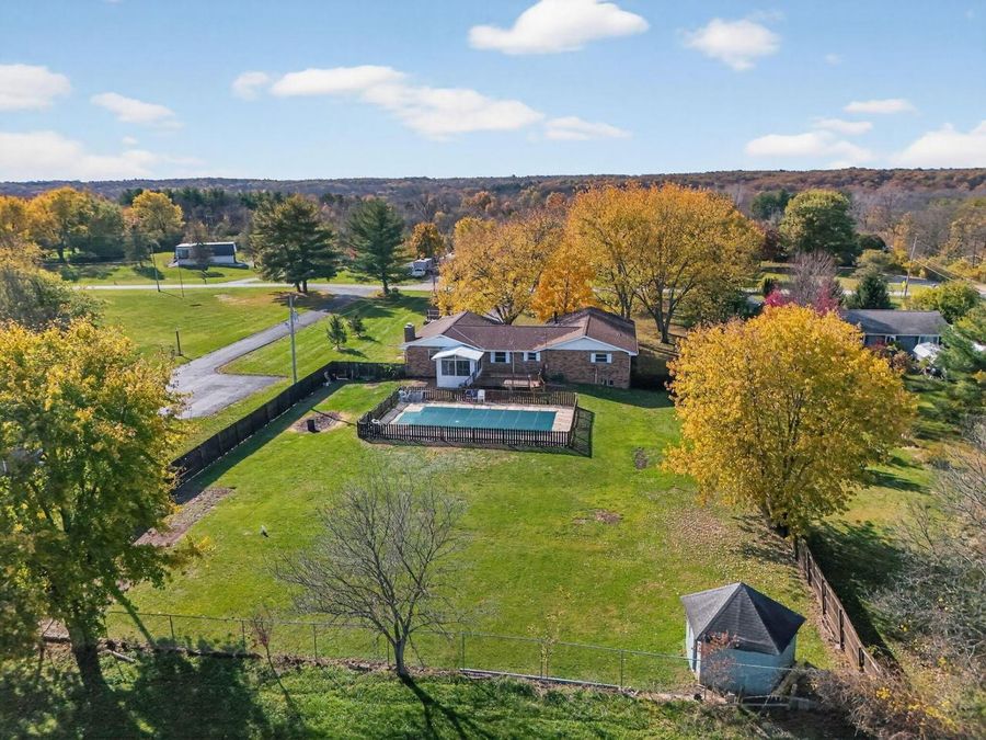 3388 Harrisburg Georgesville Road , Grove City, OH 43123 Photo 1