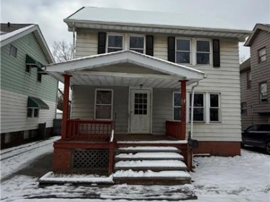 3720 Washington Park Boulevard, Newburgh Heights, OH 44105 Photo 1