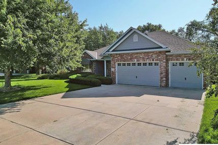 1613 S 213 Circle , Omaha, NE 68022