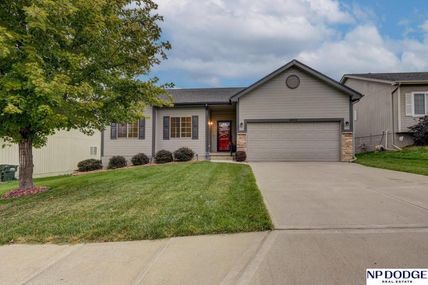 16526 Meredith Avenue , Omaha, NE 68116