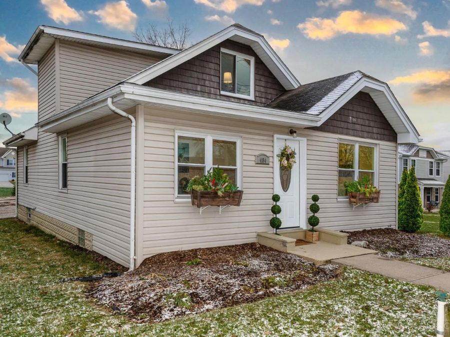 484 W Kemper Road, Springdale, OH 45246 Photo 1