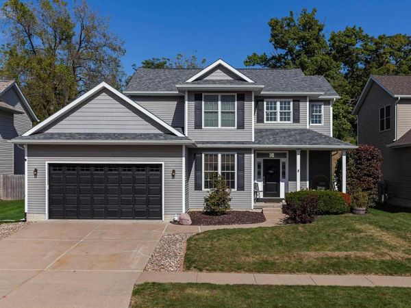 5 FRONTIER Court, Leclaire, IA 52753