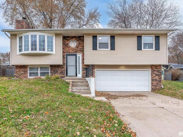 2530 St Johns Ct Court, Bettendorf, IA 52722