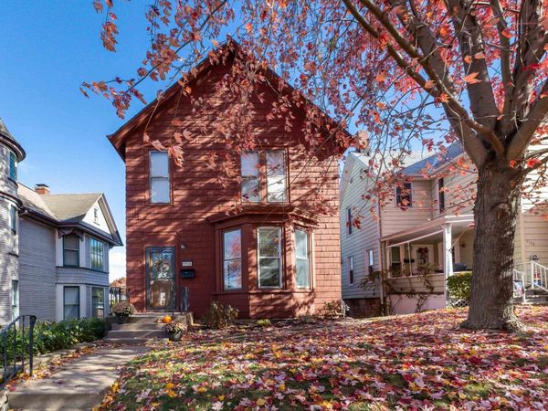 1156 Center Place, Dubuque, IA 52001