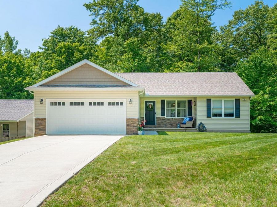 577 Floral Valley Drive W, Howard, OH 43028 Photo 1
